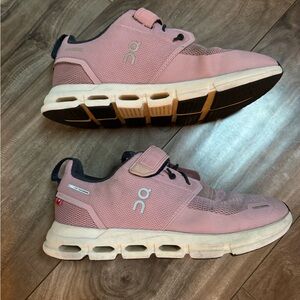 Kids ON Cloudplay Size 2.5.